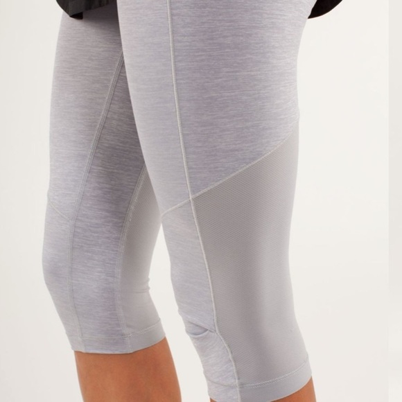 Lululemon Spin It To Win It Crop Grey/ Black - Picture 4 of 11